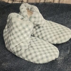 Cozy Checkered Slippers for Women